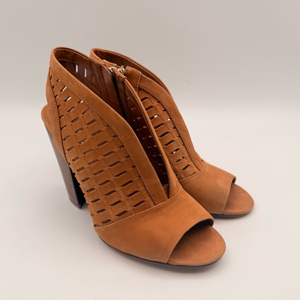 Vince Camuto Tan Suede Cutout Peep Toe Block Heels Women’s Size 7